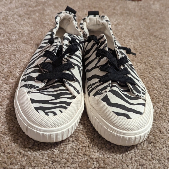 Tretorn discontinued Zebra Sneakers - Picture 2 of 5